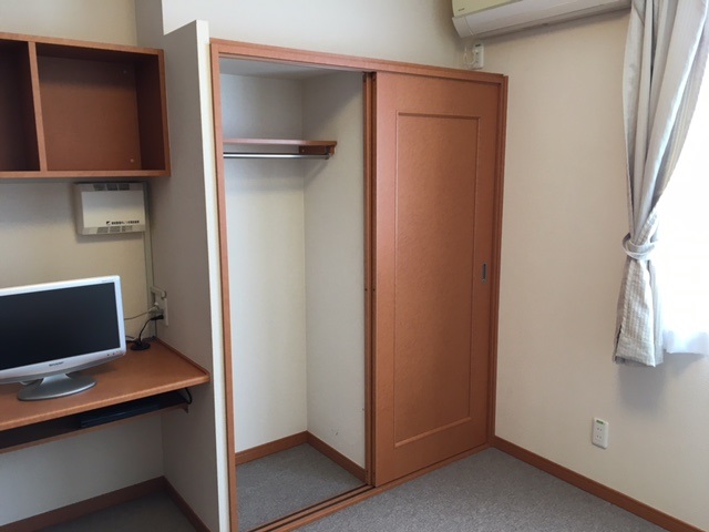 レオパレスアールスコート201号室 内観