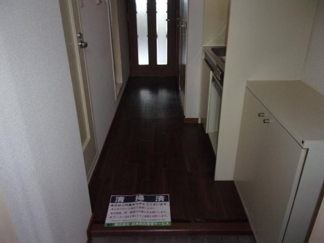 メゾンカルム横浜 玄関