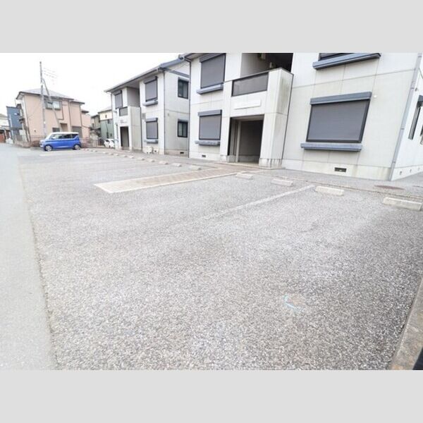 ブルーサントビー　B 駐車場