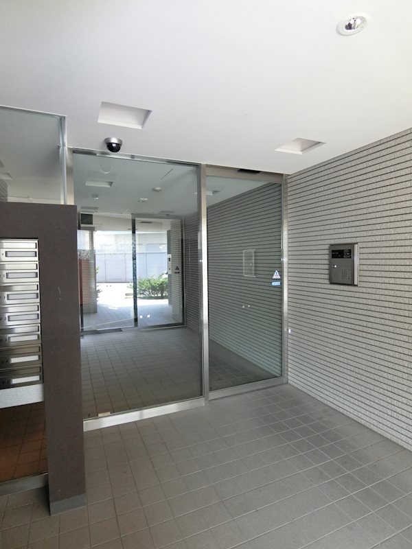 メゾン・デン・ウエスト エントランス