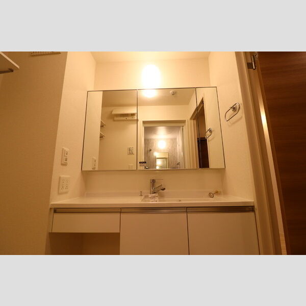 アヴァンス西亀有 洗髪洗面化粧台