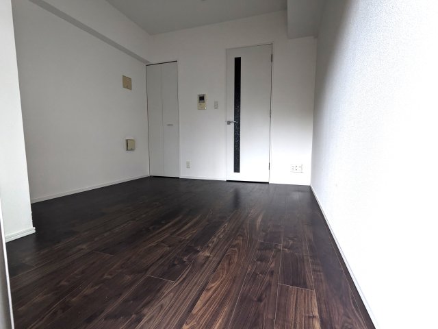 プレミアムキューブ関内204号室 リビング