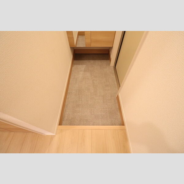 ア　レーズ 玄関