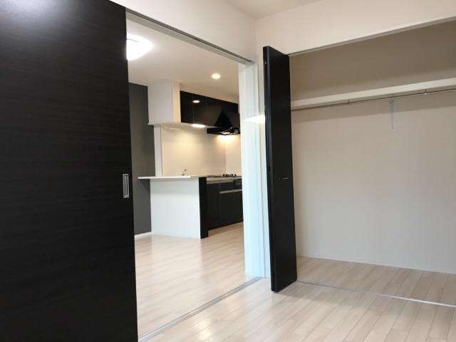 アベニュー仁戸名Ⅲ 室内