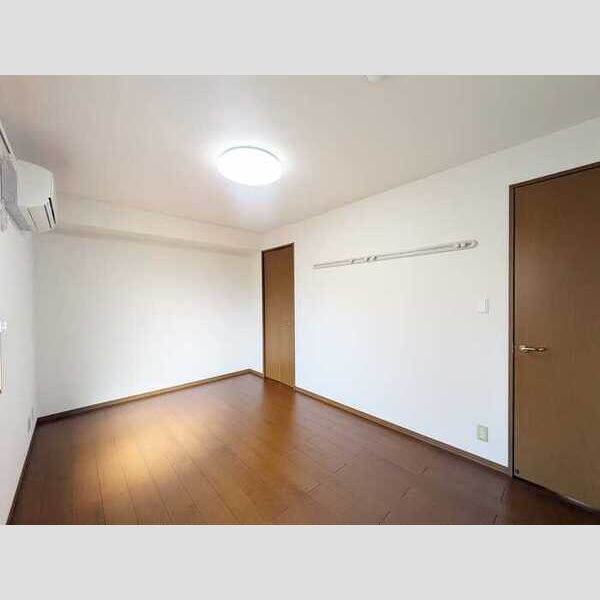 モア・コンフォート 洋室約7.5帖