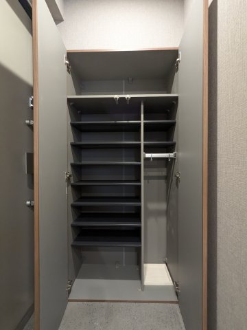 アルティザ上野毛0303号室 収納