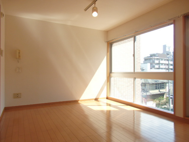 ジャスパー田無0403号室 南向きで日当り良好