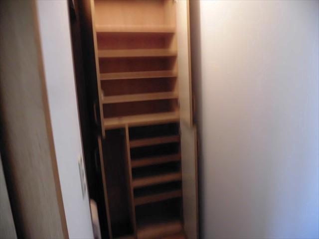 ラルジュ・アイ 玄関