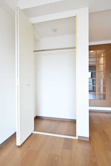 ヴィブレ梶ヶ谷4階 クローゼット