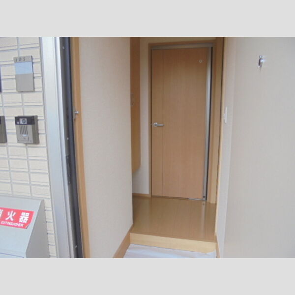 セジュールエスト参番館 玄関