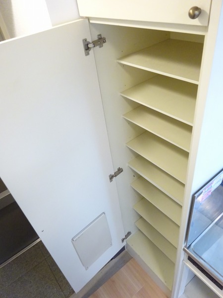 パーク・ノヴァ横浜阪東橋弐番館 収納