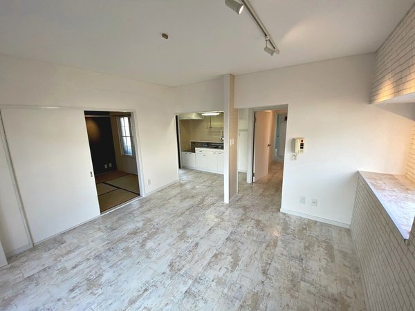 多摩湖パークサイドハイツ101号室 リビング