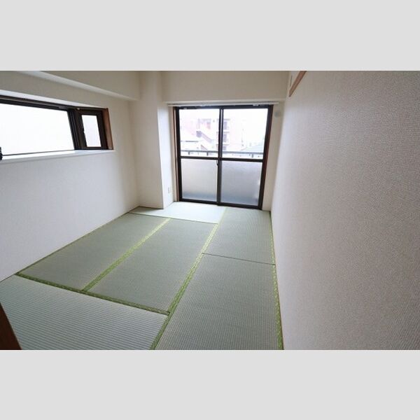 メゾン・リヴィエール301号室 和室6帖