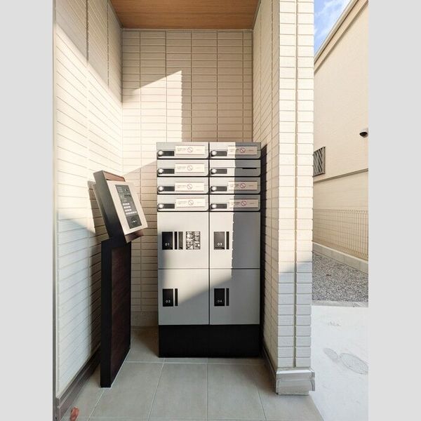 セレスティア東向島 オートロック・ポスト・宅配ボックス(裏口)