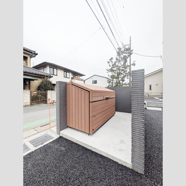 ヴィアレット　Ⅷ102号室 ゴミストッカー