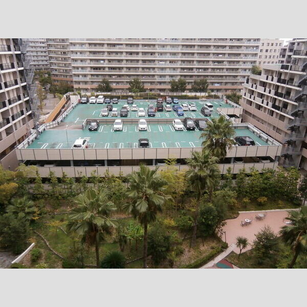 ロイヤルパークス西新井1025号室 自走式駐車場