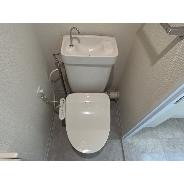 サリジェ志村公園302号室 内観