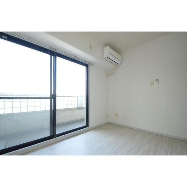 サークビルズ1003号室 リビング