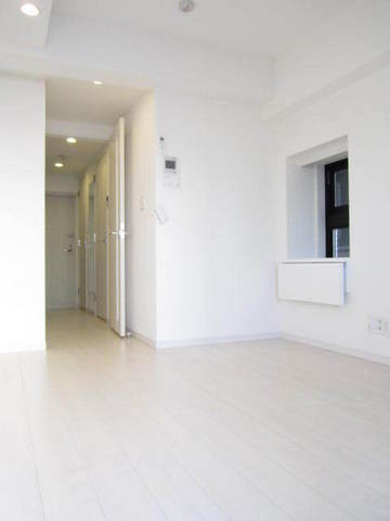 グランド・ガーラ桜木町駅前7階 清潔感あるホワイトフローリング