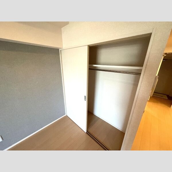 ジェイ・エス・ティ横浜東 クローゼット