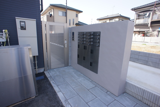 ルミエール・エタンセルｓｉｘ0203号室 宅配BOX