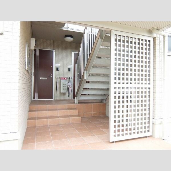 カーサフィオーレ　B エントランス