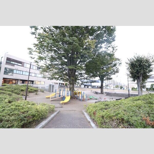 ルミナス所沢 根岸公園　160m