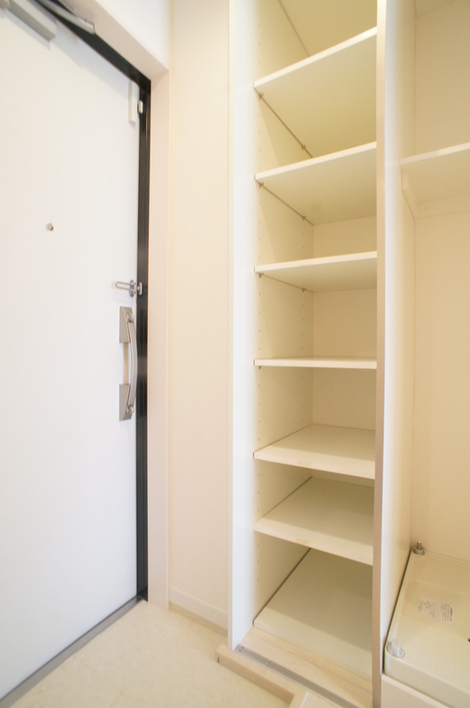 リブリ・アクシオン 玄関