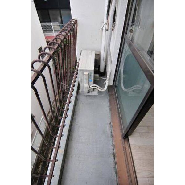 フラット中野0303号室 バルコニー