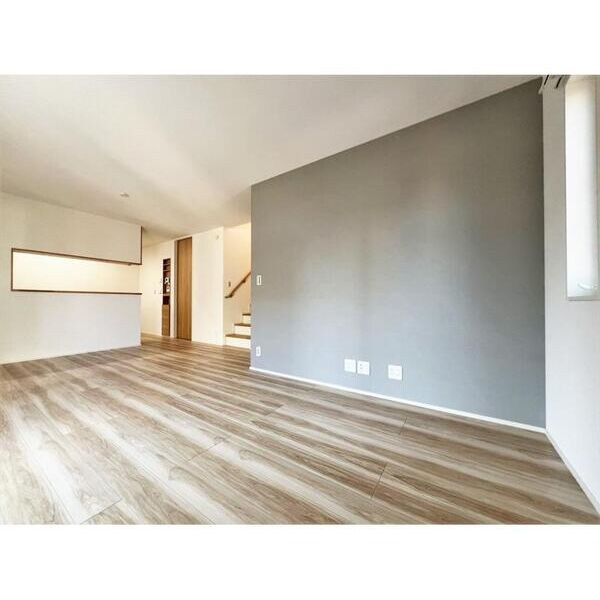 日野市多摩平5丁目戸建 リビング