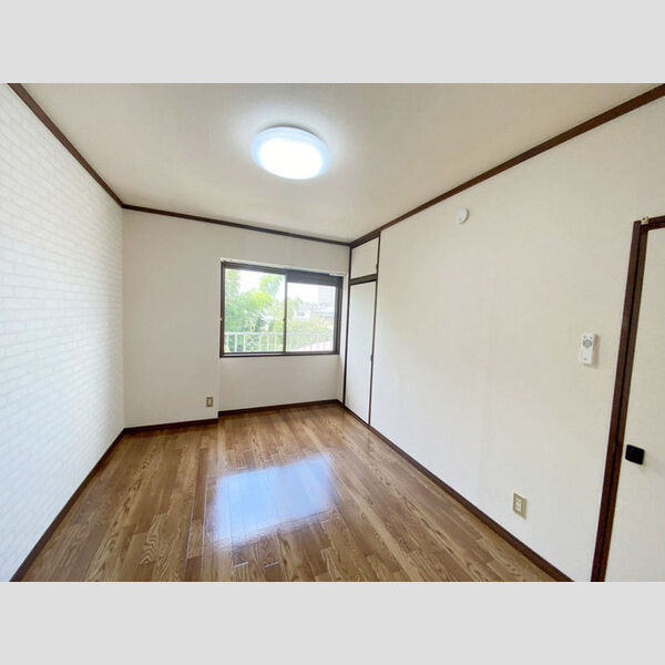 チャーリーズマンションⅡ302号室 洋室6帖