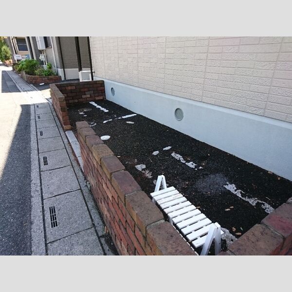 パークイースト・ウエスト　E/W 駐輪場