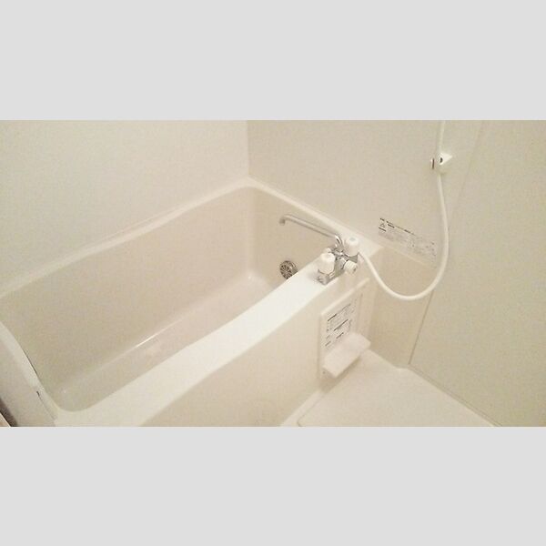 ハイツ・プリマベーラ103号室 バス