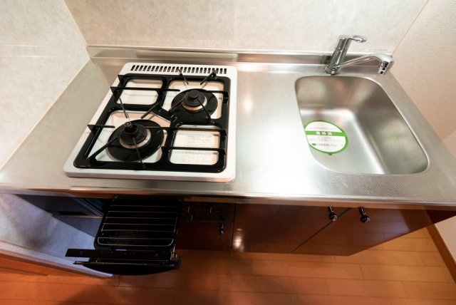 グランド・ガーラ西麻布7階 システムキッチン（2口ガスコンロ・グリル付）