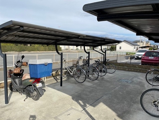 レオネクスト初111号室 駐輪場