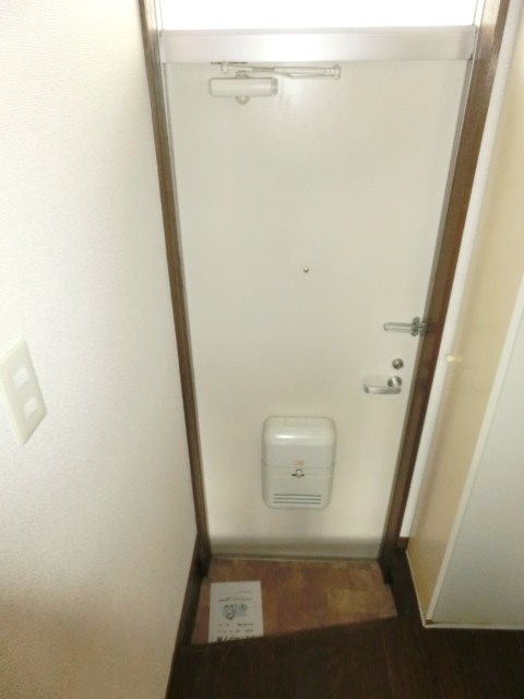 第6シティハイム1階 玄関
