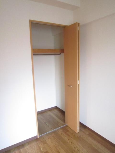 ヴィオレ湘南 ４．９帖洋室の収納です。