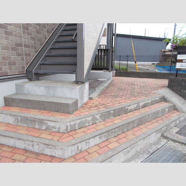 アルム横浜202号室 エントランス