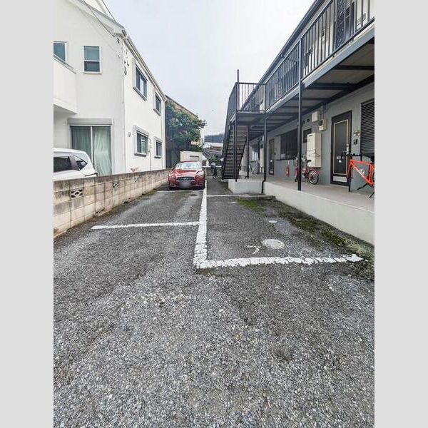 ファンシール103号室 駐車場