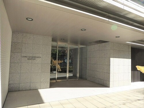 ライオンズ相模原ライズフォート3階 エントランス　※2023年12月撮影