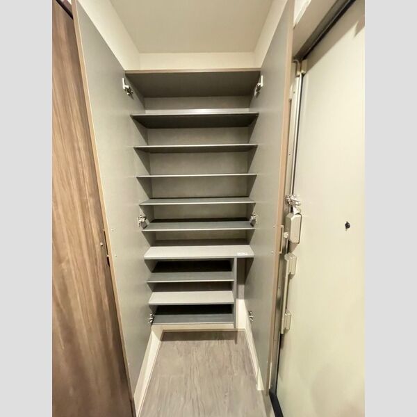 ラペーシュ湘南台203号室 シューズボックス