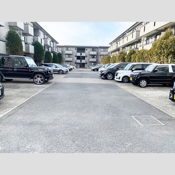 アルファタウン秦野新町　B 駐車場
