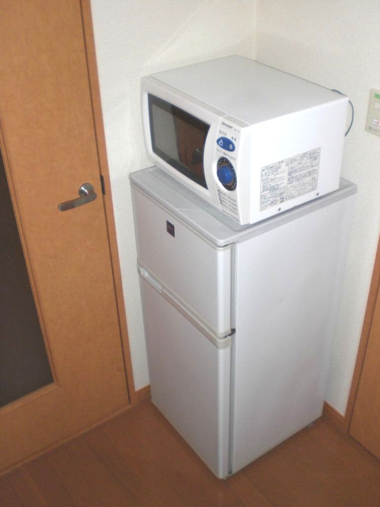 レオパレスモナーロ206号室 冷蔵庫・レンジ