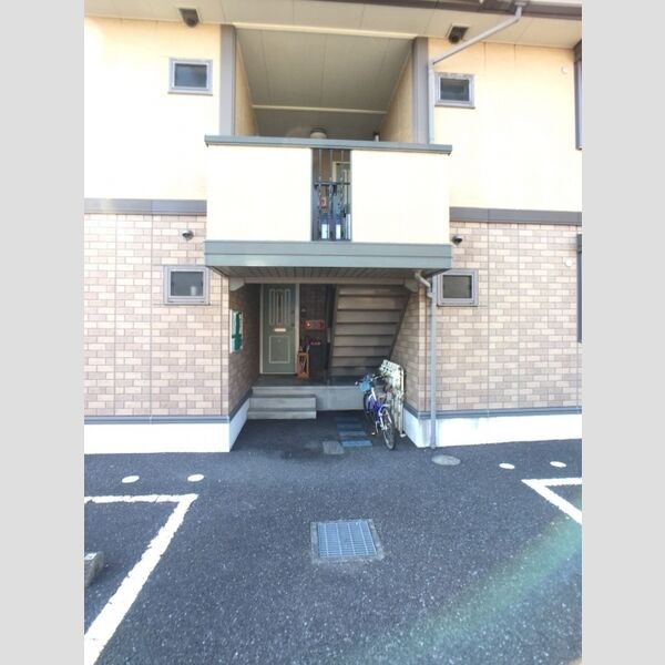 エスポワールイノウエⅡ105号室 建物入り口