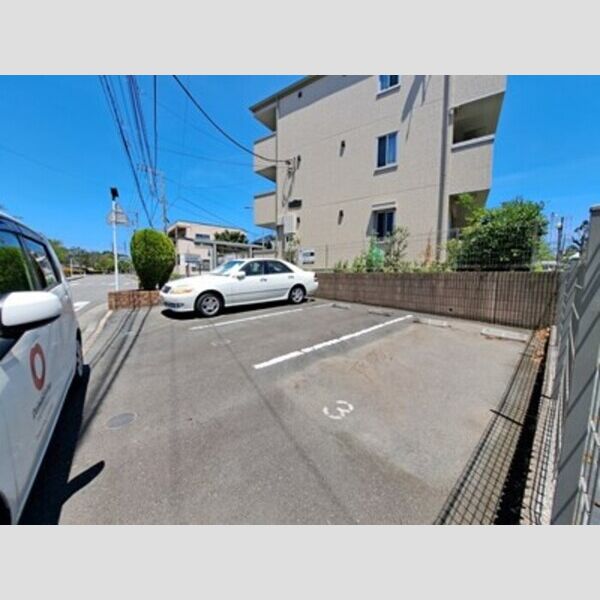 ソレイユ柏陽 駐車場