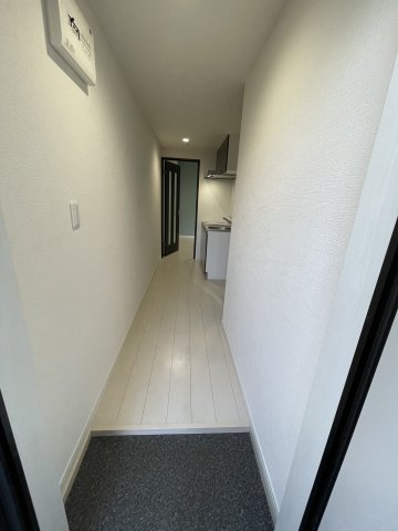 エスタシオン横浜203号室 玄関