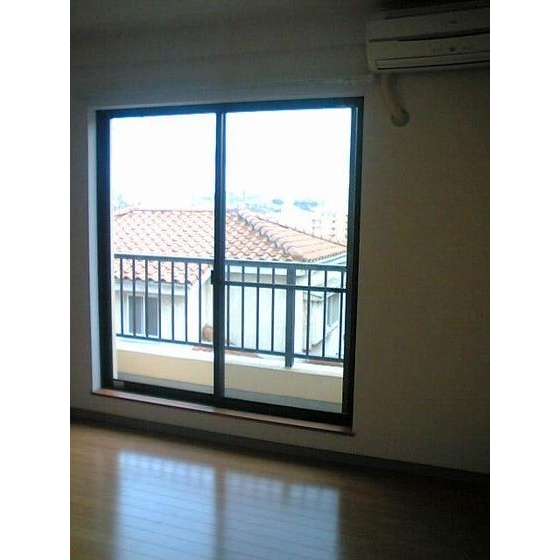 ビューヒル南 洋室