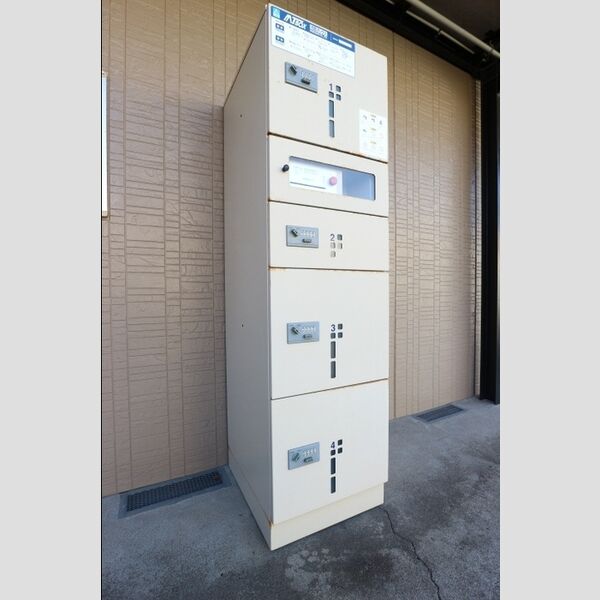 ベルデュール106号室 宅配ボックス