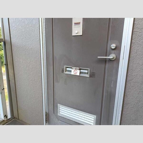 たかおか荘0201号室 エントランス