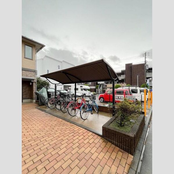 桜プレイス206号室 駐輪場